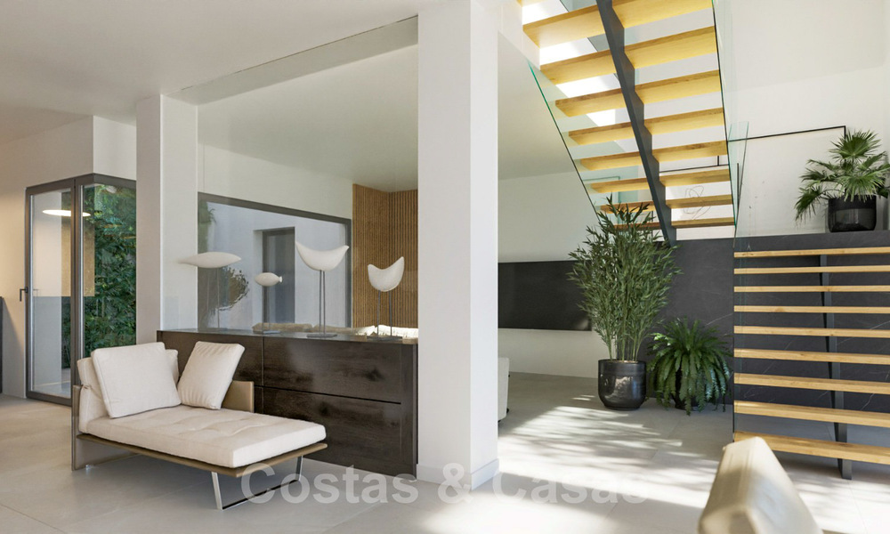 Moderne luxevilla te koop met panoramisch zeezicht aan de New Golden Mile tussen Marbella en Estepona. Instapklaar. 35591