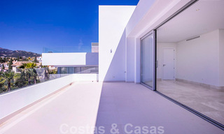 Instapklare, nieuwe moderne luxevilla te koop in Marbella - Benahavis in een afgesloten en beveiligde woonwijk 35647 
