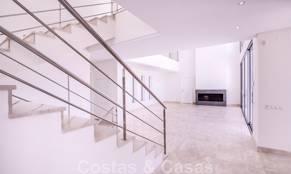 Instapklare, nieuwe moderne luxevilla te koop in Marbella - Benahavis in een beveiligde urbanisatie 35707