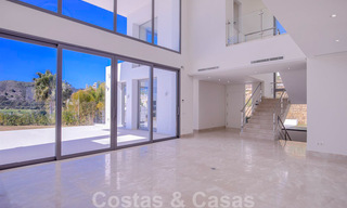 Instapklare, nieuwe moderne luxevilla te koop in Marbella - Benahavis in een beveiligde urbanisatie 35717 
