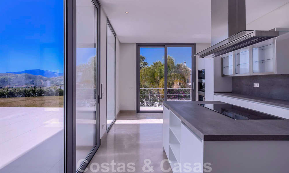 Instapklare, nieuwe moderne luxevilla te koop in Marbella - Benahavis in een beveiligde urbanisatie 35720