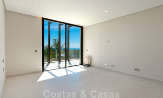 Instapklare, nieuwe moderne villa te koop met zeezicht vanaf ieder niveau in een vijfsterren golfresort in Marbella - Benahavis 35736 
