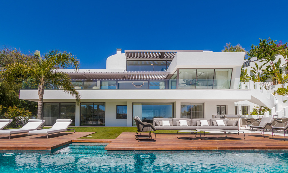 Instapklare, super luxueuze, nieuwe moderne villa te koop, met schitterend uitzicht in een golf urbanisatie in Marbella - Benahavis 35851