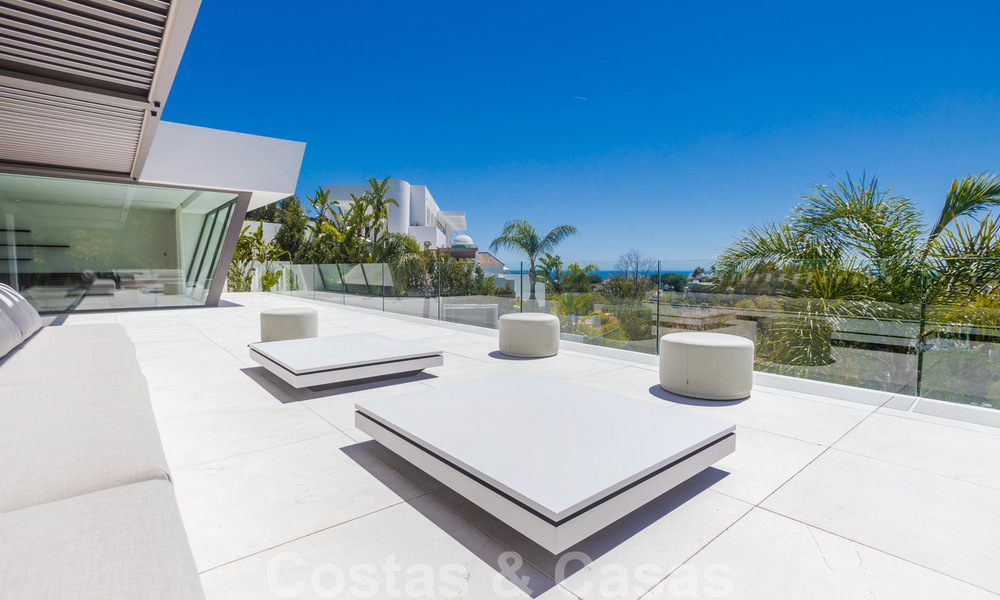 Instapklare, super luxueuze, nieuwe moderne villa te koop, met schitterend uitzicht in een golf urbanisatie in Marbella - Benahavis 35860