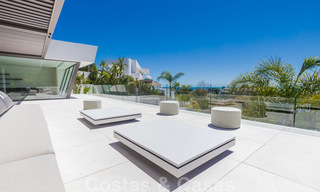 Instapklare, super luxueuze, nieuwe moderne villa te koop, met schitterend uitzicht in een golf urbanisatie in Marbella - Benahavis 35860 