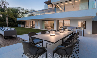 Instapklare, super luxueuze, nieuwe moderne villa te koop, met schitterend uitzicht in een golf urbanisatie in Marbella - Benahavis 35865 