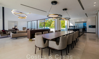 Instapklare, super luxueuze, nieuwe moderne villa te koop, met schitterend uitzicht in een golf urbanisatie in Marbella - Benahavis 35873 