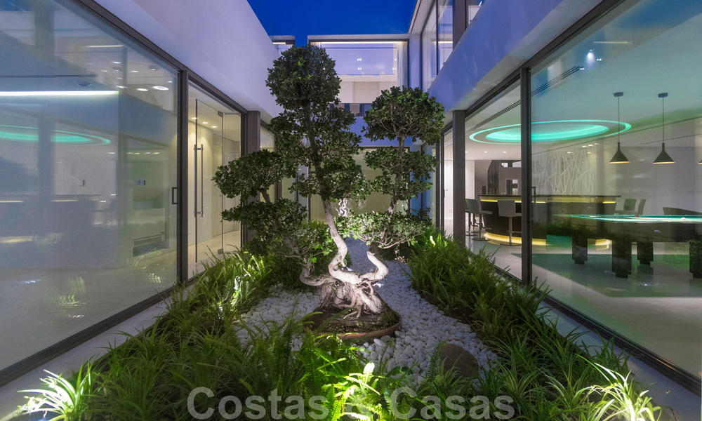 Instapklare, super luxueuze, nieuwe moderne villa te koop, met schitterend uitzicht in een golf urbanisatie in Marbella - Benahavis 35895
