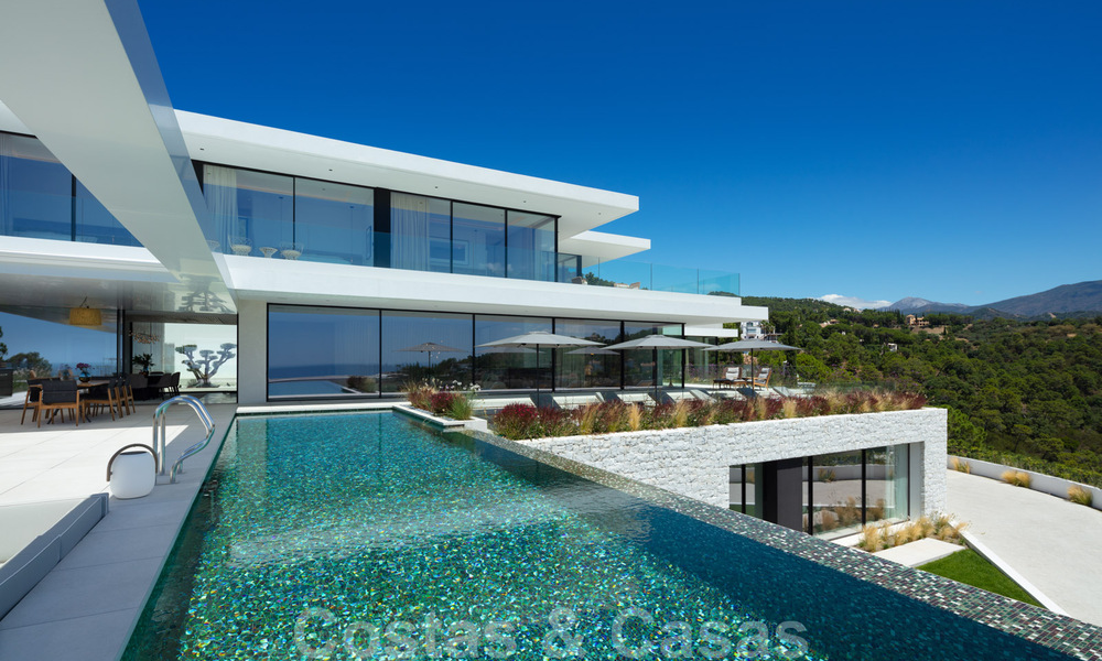 Sensationele nieuwe moderne luxevilla te koop met zeezicht in “gated” El Madroñal in het gebied van Marbella - Benahavis 35904