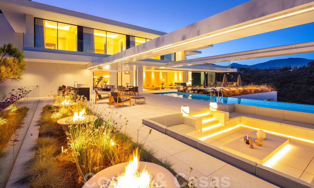 Sensationele nieuwe moderne luxevilla te koop met zeezicht in “gated” El Madroñal in het gebied van Marbella - Benahavis 35905