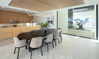 Sensationele nieuwe moderne luxevilla te koop met zeezicht in “gated” El Madroñal in het gebied van Marbella - Benahavis 35925 