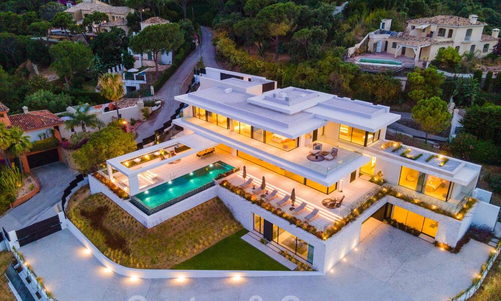 Sensationele nieuwe moderne luxevilla te koop met zeezicht in “gated” El Madroñal in het gebied van Marbella - Benahavis 35931