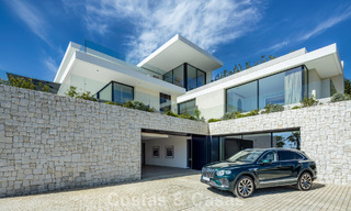 Sensationele moderne luxevilla te koop met zeezicht in “gated” El Madroñal in het gebied van Marbella - Benahavis 779459 
