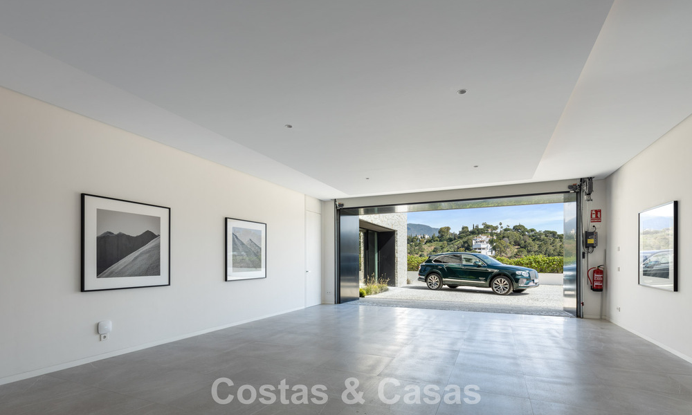 Sensationele moderne luxevilla te koop met zeezicht in “gated” El Madroñal in het gebied van Marbella - Benahavis 779460