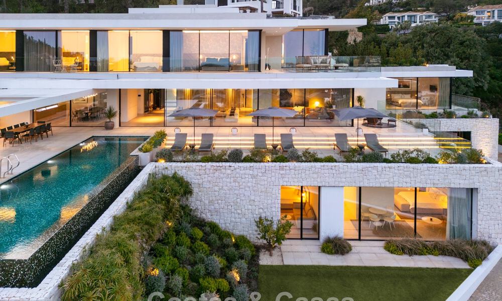 Sensationele moderne luxevilla te koop met zeezicht in “gated” El Madroñal in het gebied van Marbella - Benahavis 779474