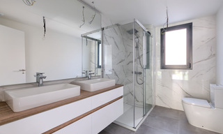 Instapklaar, nieuw modern appartement te koop in golfresort tussen Marbella en Estepona. Sterk verlaagd in prijs. 35983 