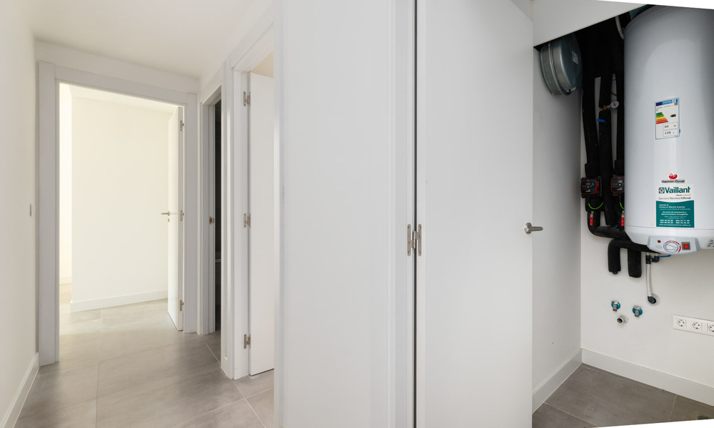 Instapklaar, nieuw modern appartement te koop in golfresort tussen Marbella en Estepona. Sterk verlaagd in prijs. 35989