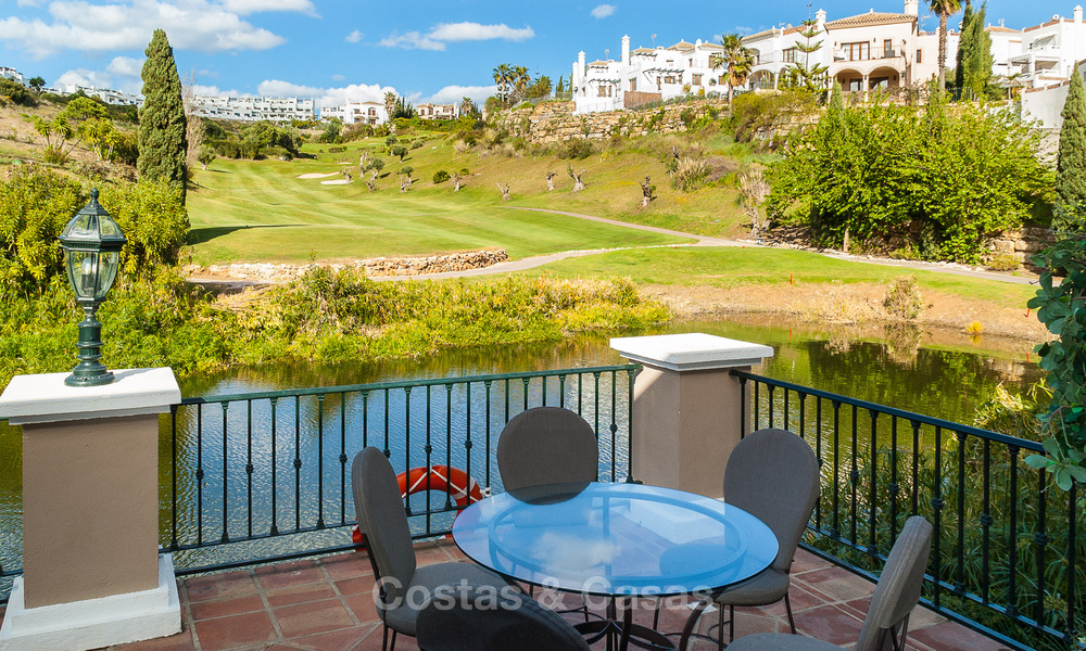 Instapklaar, nieuw modern appartement te koop in golfresort tussen Marbella en Estepona. Sterk verlaagd in prijs. 36168