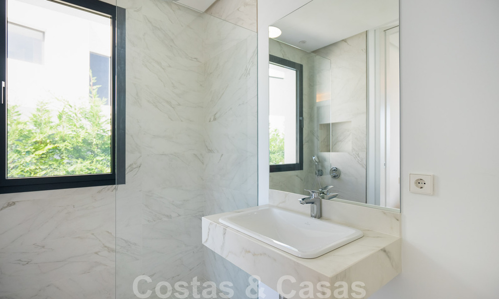 Instapklare, gloednieuwe moderne designer villa met prachtig uitzicht te koop te Marbella - Benahavis 36052