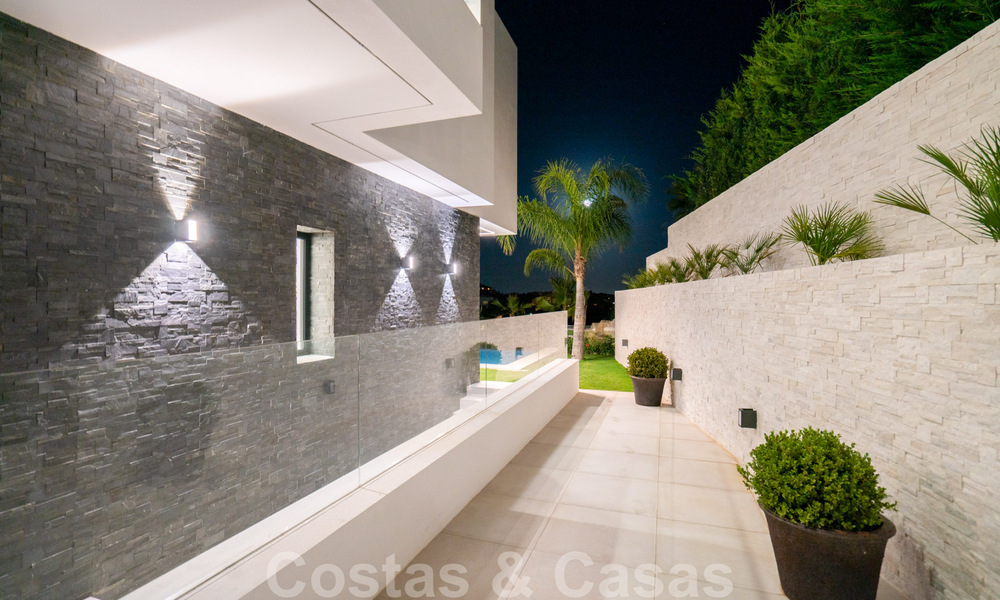 Instapklare, gloednieuwe moderne designer villa met prachtig uitzicht te koop te Marbella - Benahavis 36074