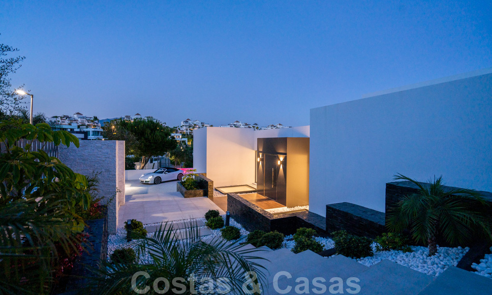 Instapklare, gloednieuwe moderne designer villa met prachtig uitzicht te koop te Marbella - Benahavis 36075