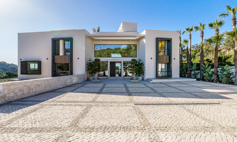 Nieuwbouw luxevilla te koop met zeezicht in het exclusieve La Zagaleta Golfresort, Benahavis - Marbella. Instapklaar. 40113