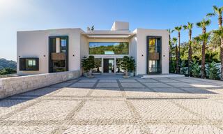 Nieuwbouw luxevilla te koop met zeezicht in het exclusieve La Zagaleta Golfresort, Benahavis - Marbella. Instapklaar. 40113 