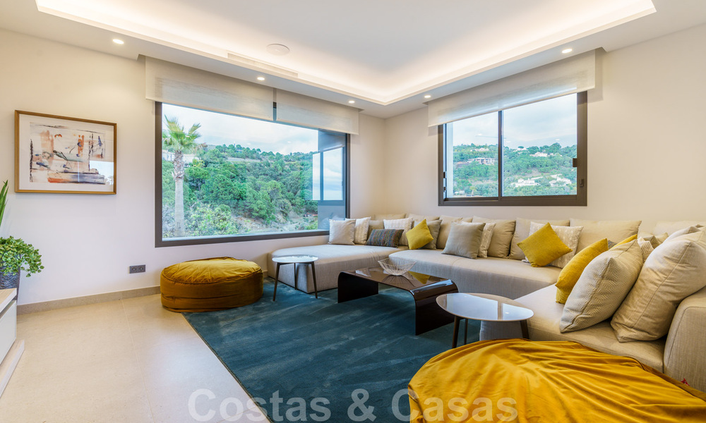 Nieuwbouw luxevilla te koop met zeezicht in het exclusieve La Zagaleta Golfresort, Benahavis - Marbella. Instapklaar. 40140