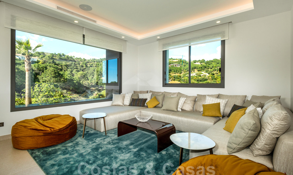 Nieuwbouw luxevilla te koop met zeezicht in het exclusieve La Zagaleta Golfresort, Benahavis - Marbella. Instapklaar. 40157