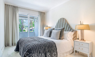 Gerenoveerd 3-slaapkamer luxe appartement te koop, eerstelijnsgolf Las Brisas in Nueva Andalucia, Marbella 36094 