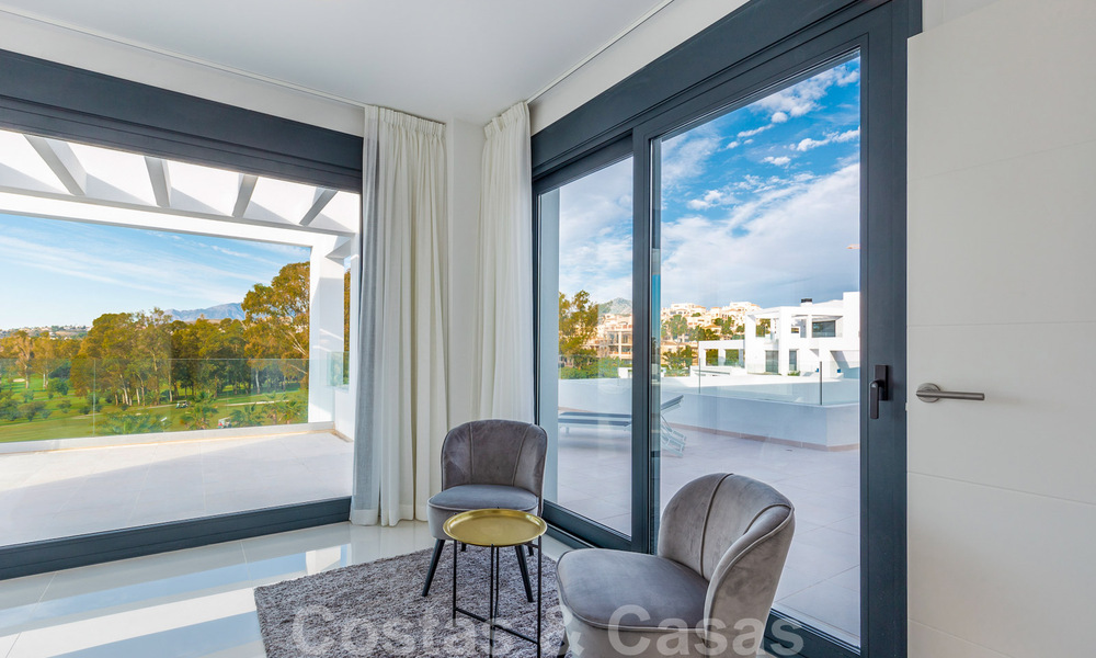 Modern luxe penthouse te koop in een eerstelijns golf design complex in Benahavis - Marbella 36121