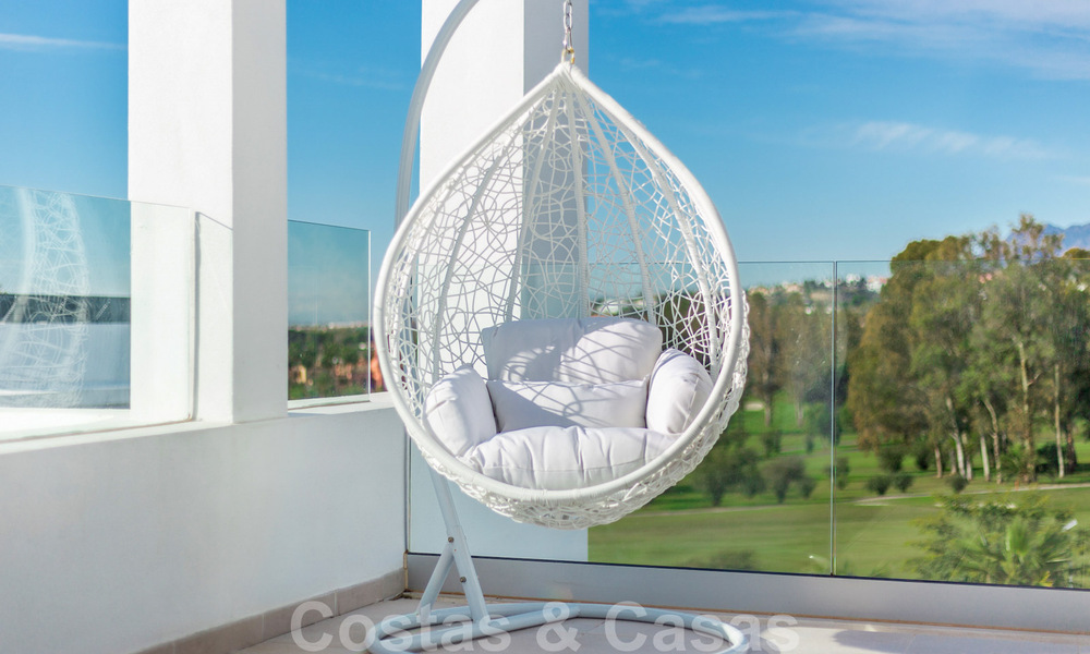 Modern luxe penthouse te koop in een eerstelijns golf design complex in Benahavis - Marbella 36144