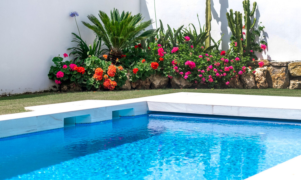 Instapklare, eigentijdse villa te koop op een steenworp van het strand en beachclubs en op loopafstand van de promenade en het centrum van San Pedro, Marbella 36355