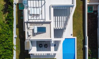 Instapklare, eigentijdse villa te koop op een steenworp van het strand en beachclubs en op loopafstand van de promenade en het centrum van San Pedro, Marbella 36359 