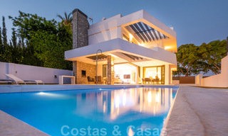 Instapklare, eigentijdse villa te koop op een steenworp van het strand en beachclubs en op loopafstand van de promenade en het centrum van San Pedro, Marbella 36366 