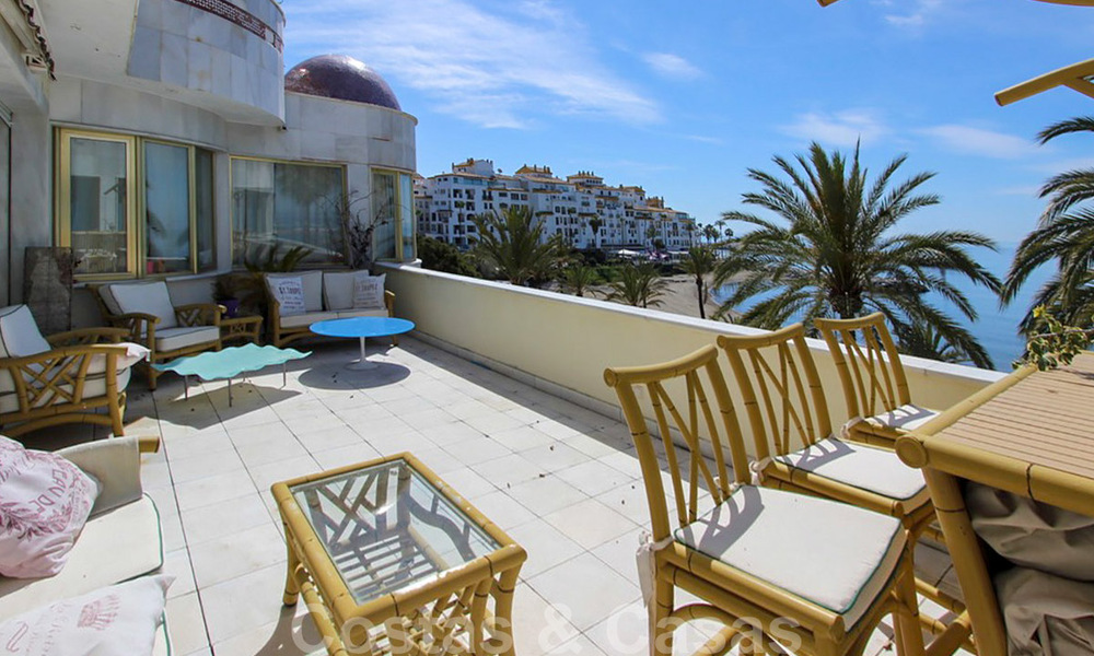 Appartement te koop met open zeezicht in het iconische eerstelijnsstrand complex Gray D’Albion in Puerto Banus, Marbella 36230