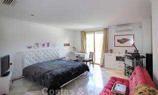 Appartement te koop met open zeezicht in het iconische eerstelijnsstrand complex Gray D’Albion in Puerto Banus, Marbella 36240 