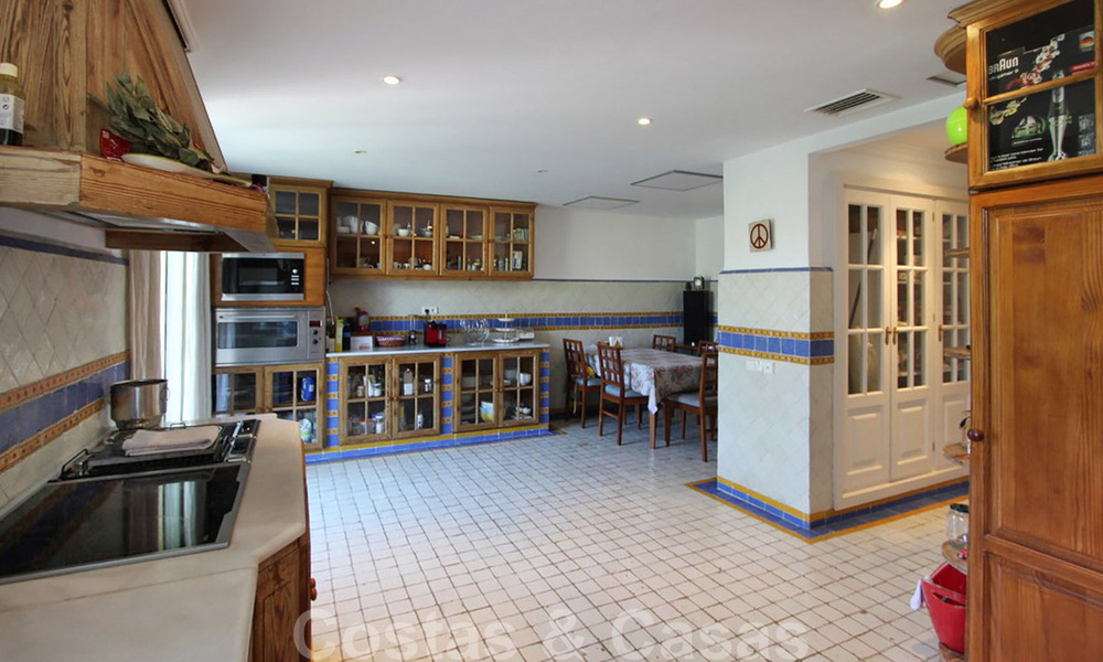 Appartement te koop met open zeezicht in het iconische eerstelijnsstrand complex Gray D’Albion in Puerto Banus, Marbella 36246