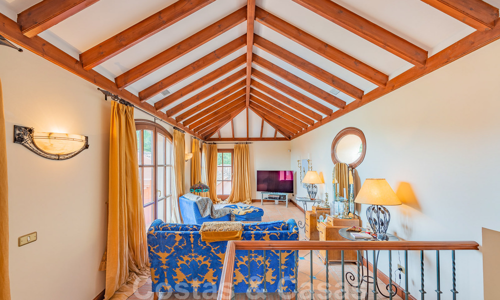 Stijlvolle rustieke luxevilla te koop met schitterend zeezicht in het exclusieve La Zagaleta Golfresort, Benahavis - Marbella 36285