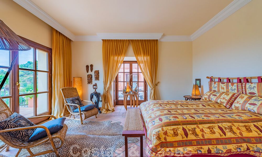 Stijlvolle rustieke luxevilla te koop met schitterend zeezicht in het exclusieve La Zagaleta Golfresort, Benahavis - Marbella 36288
