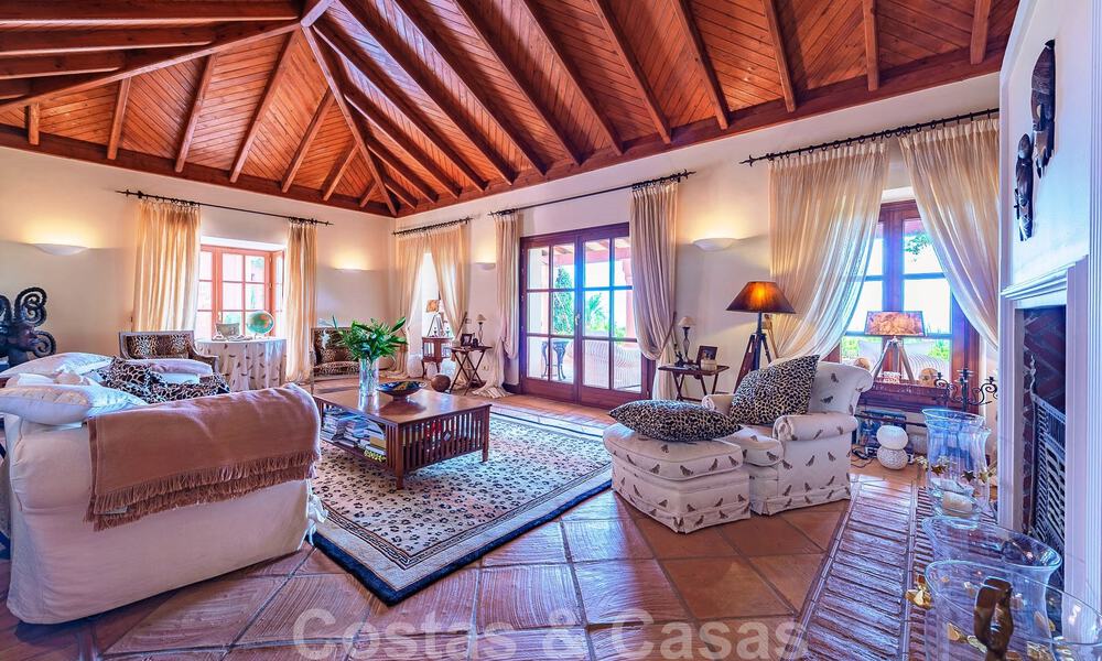 Stijlvolle rustieke luxevilla te koop met schitterend zeezicht in het exclusieve La Zagaleta Golfresort, Benahavis - Marbella 36293