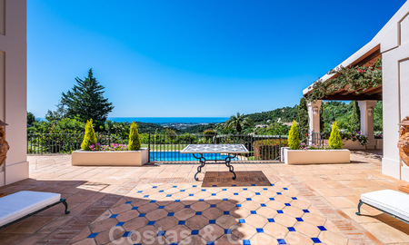 Stijlvolle rustieke luxevilla te koop met schitterend zeezicht in het exclusieve La Zagaleta Golfresort, Benahavis - Marbella 36300