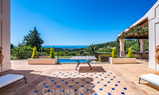 Stijlvolle rustieke luxevilla te koop met schitterend zeezicht in het exclusieve La Zagaleta Golfresort, Benahavis - Marbella 36300 