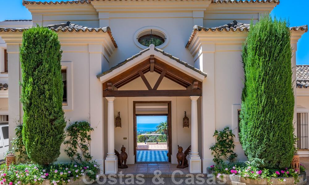 Stijlvolle rustieke luxevilla te koop met schitterend zeezicht in het exclusieve La Zagaleta Golfresort, Benahavis - Marbella 36307