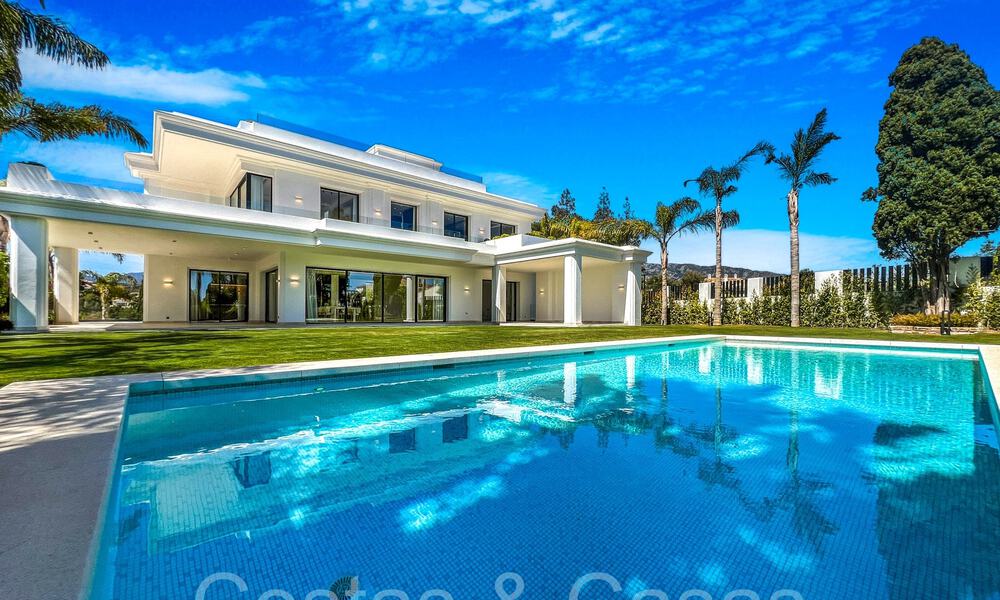 Nieuwe luxevilla's in een moderne klassieke stijl te koop op de prestigieuze Golden Mile in Marbella 69662