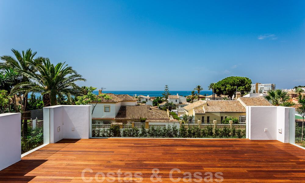 Moderne beachside villa te koop in Marbella-oost met zeezicht op een steenworp van goede en gezellige stranden 36469