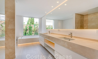 Moderne beachside villa te koop in Marbella-oost met zeezicht op een steenworp van goede en gezellige stranden 36478 