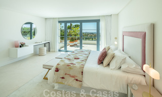 Zeer ruime luxevilla te koop in een Mediterrane stijl met een eigentijds design interieur in de Golf Vallei van Nueva Andalucia, Marbella 36516 