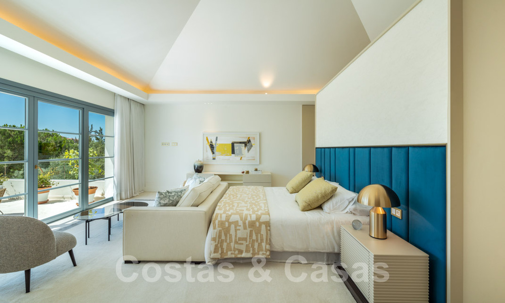 Zeer ruime luxevilla te koop in een Mediterrane stijl met een eigentijds design interieur in de Golf Vallei van Nueva Andalucia, Marbella 36517
