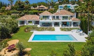 Zeer ruime luxevilla te koop in een Mediterrane stijl met een eigentijds design interieur in de Golf Vallei van Nueva Andalucia, Marbella 36521 